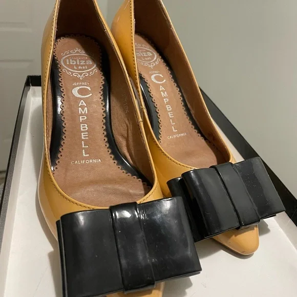 Jeffrey Campbell Bow Heels - Picture 1 of 7